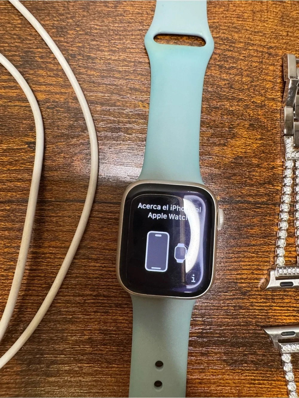 Apple Watch Series 8 GPS, 41mm, Starlight Aluminium Case with S/M Band
